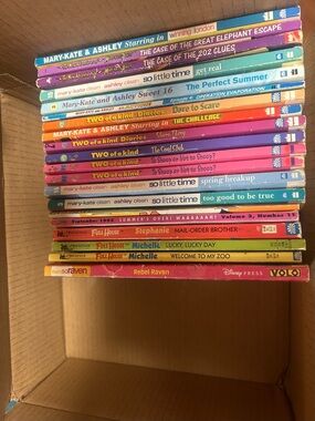 Mary-Kate & Ashley Kids Paperback Book Set - Assorted Colors